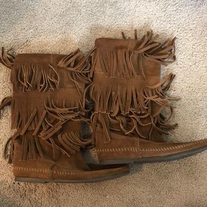 Minnetonka fringe boots